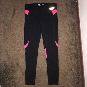 PINK ultimate yoga leggings